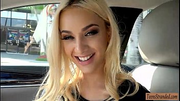 Porno Cu O Domnisoara Blonda Fututa In Masina De Ziua Ei
