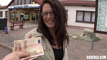 Tocilara Virgina Mituita Cu Bani Sa Il Lase Sa Ii Dea Muie