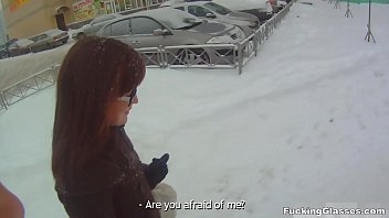 Nu Vrea Sa Faca Sex In Zapada Ca Ninge Tare Si Se Fute In Hotel