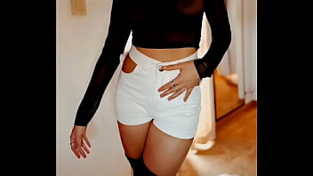 Pizda vrea sa iti spuna ca ii place sa se futa in trei pozitii prin care poate ajunge la orgasm imediat